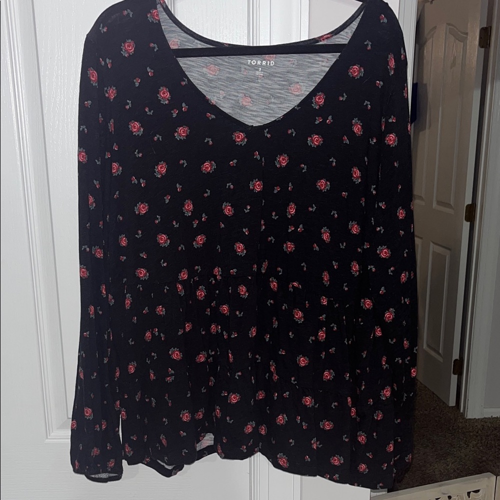 Torrid black floral v-neck blouson sleeve baby doll top Size 3 3X 22-24